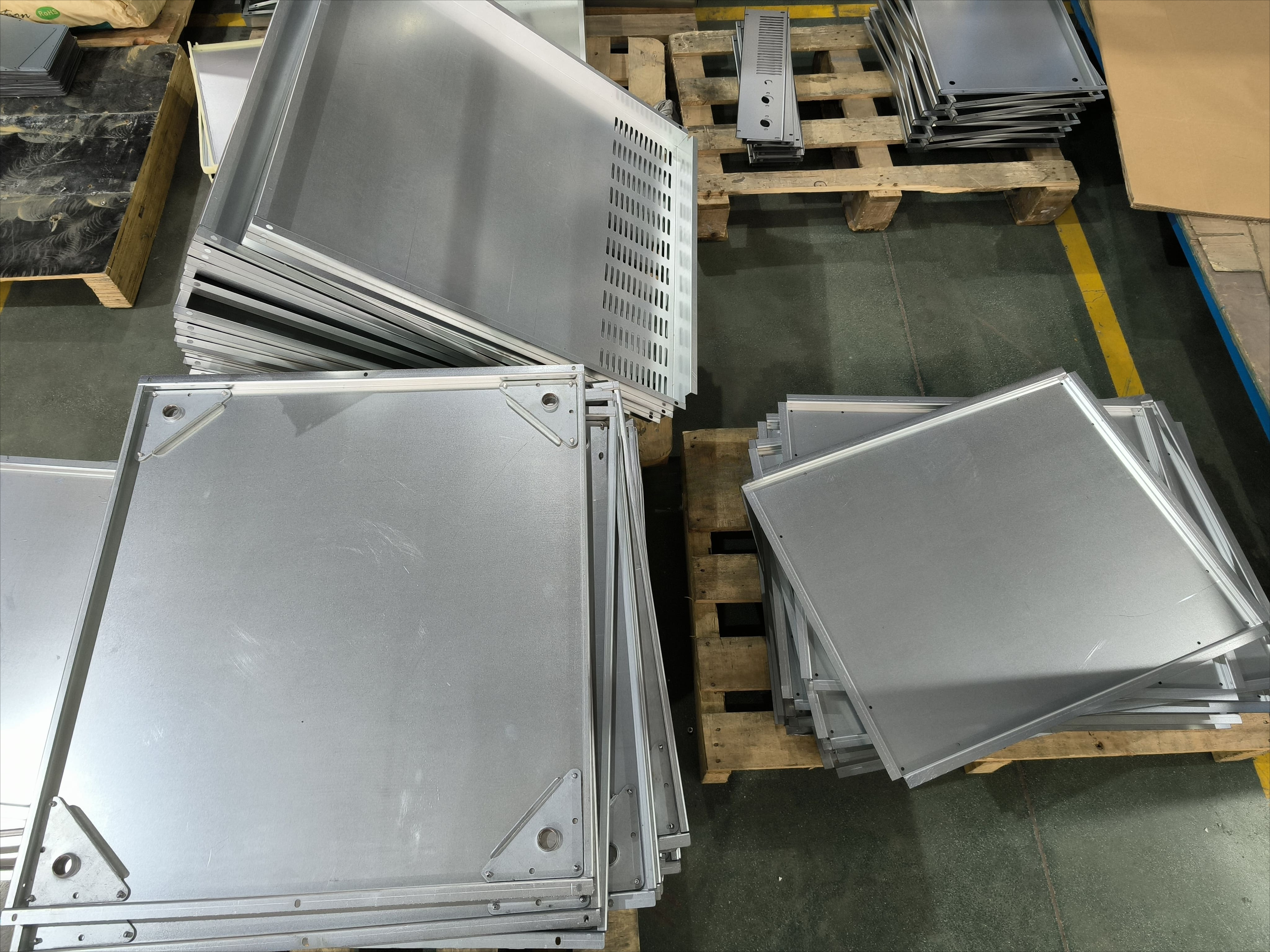 Commercial Kitchen and Bar Sta - مراجعة Commercial Kitchen Bench وسعره